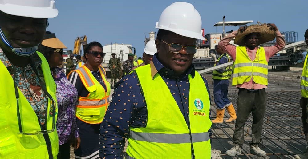 FG: Many Lagos Bridges old, neglected, Independence Bridge Repairs 'done and dusted'
